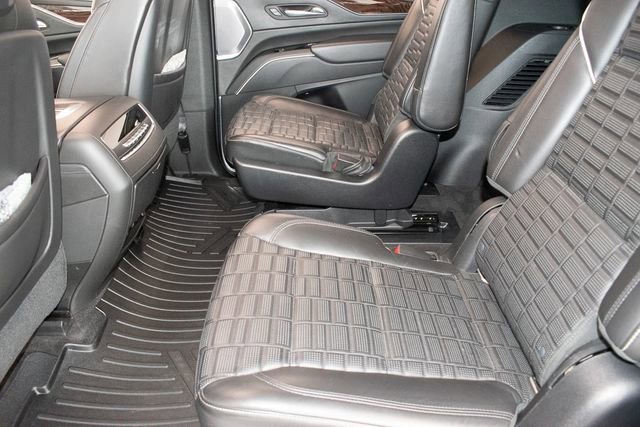 Used 2021 Cadillac Escalade Sport Platinum AWD/4WD image 19