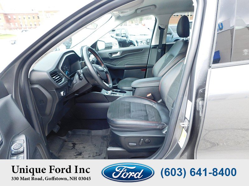 Used 2022 Ford Escape SEL w/ SEL Stealth AWD Package image 11