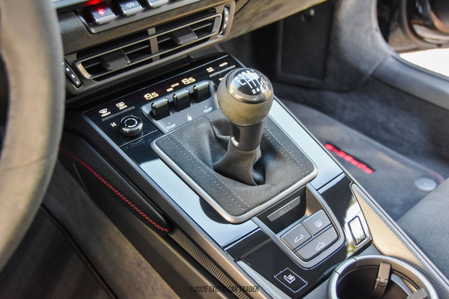 Used 2024 Porsche 911 Carrera GTS image 40