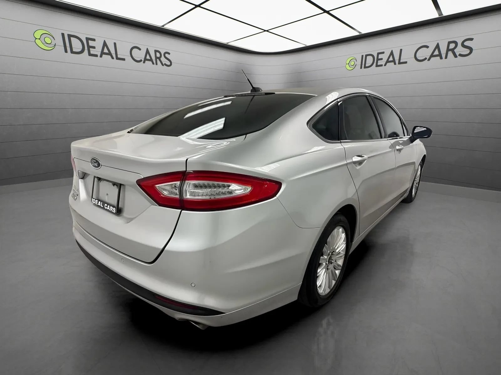 Used 2013 Ford Fusion Energi SE w/ Driver Assist Pkg FWD image 5