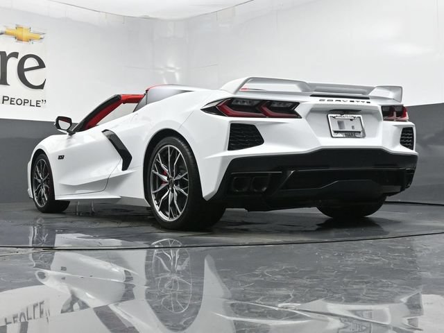 Used 2023 Chevrolet Corvette Stingray Premium Conv w/ Z51 Performance Package RWD image 5