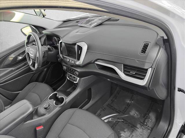 Used 2024 GMC Terrain SLE image 20
