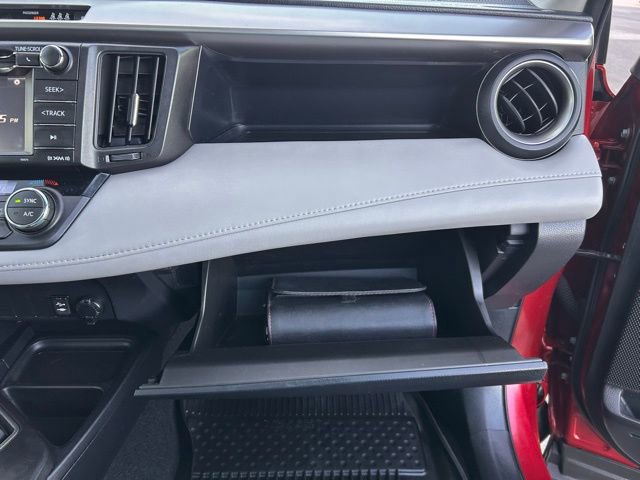 Used 2018 Toyota RAV4 XLE image 31