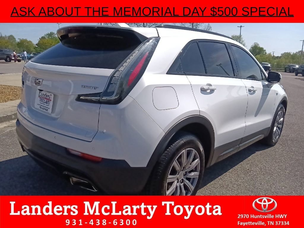 Used 2023 Cadillac XT4 Sport w/ Driver Assist Package FWD image 3