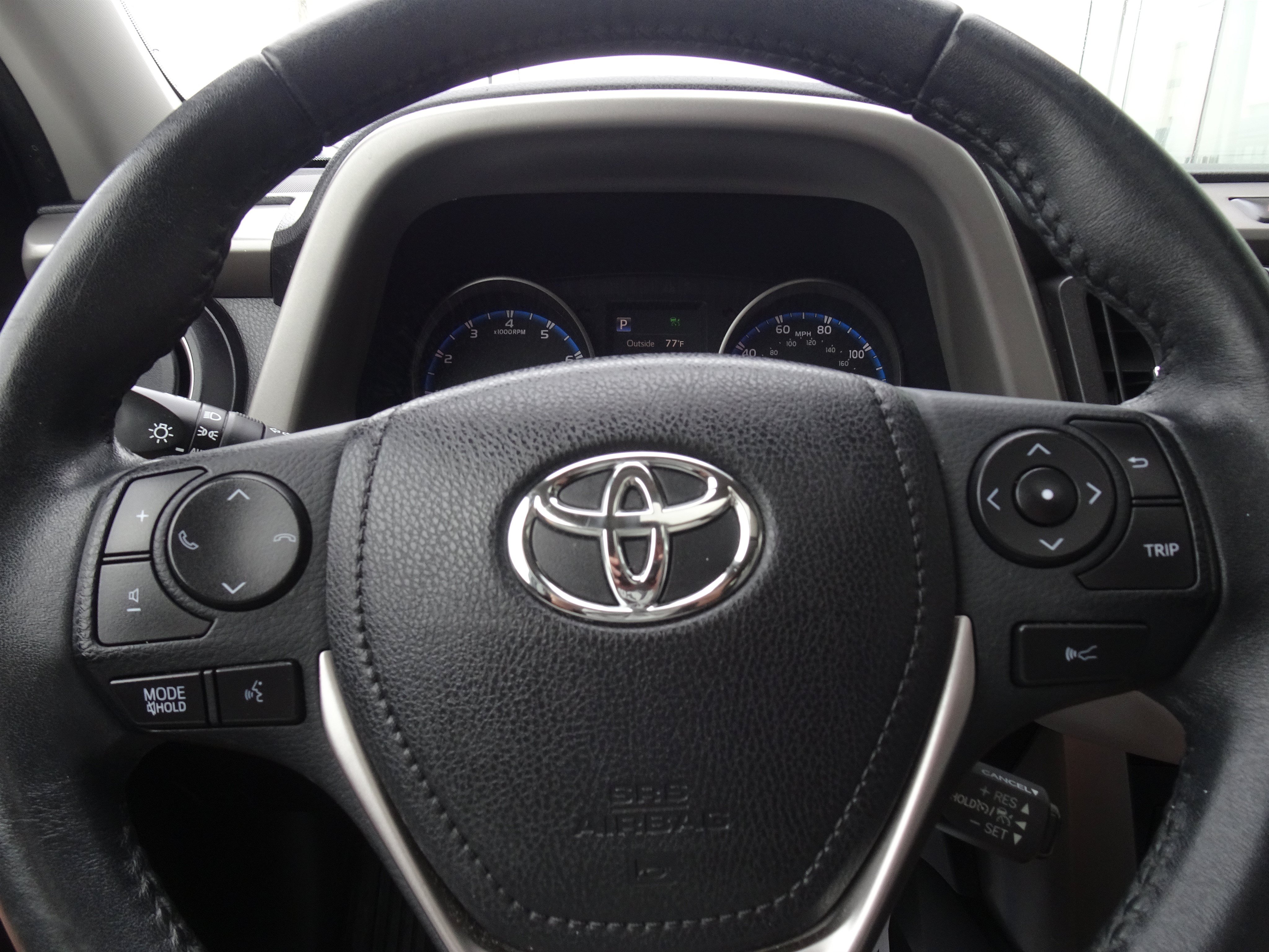 Used 2017 Toyota RAV4 XLE FWD image 20