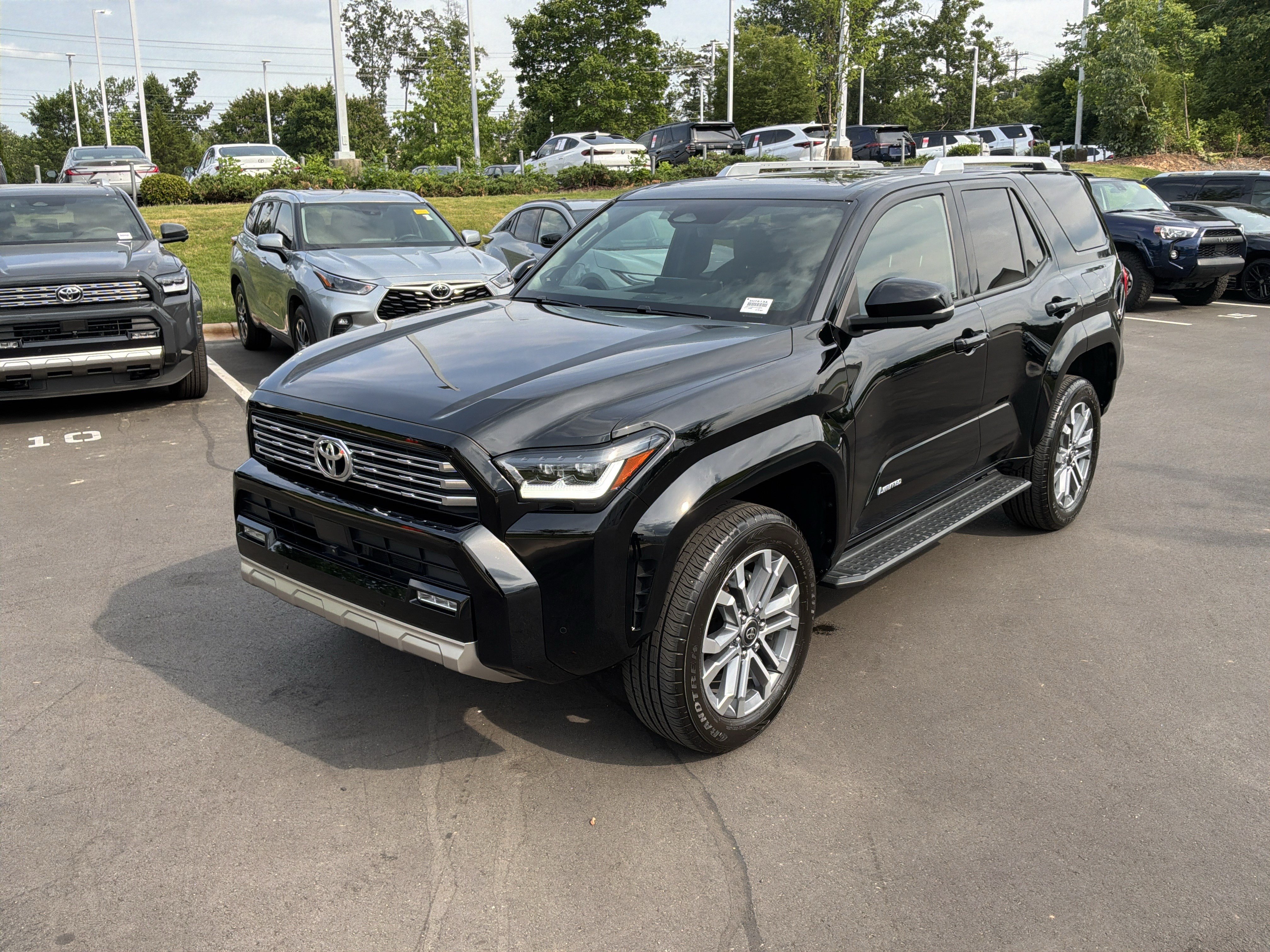 Used 2025 Toyota 4Runner Limited AWD/4WD image 5