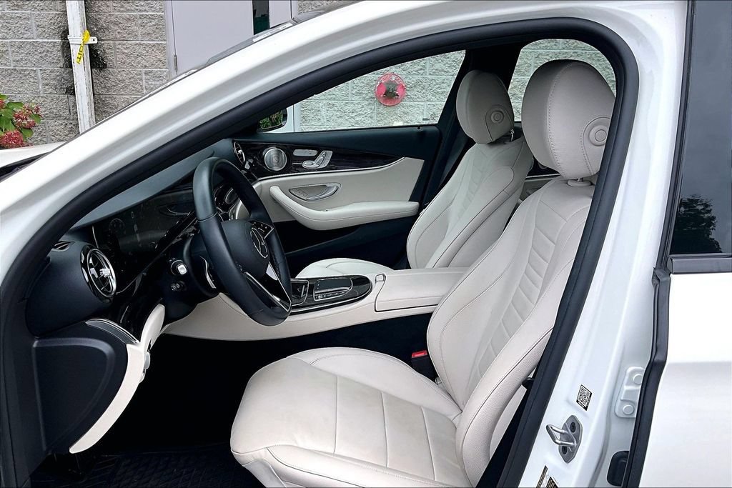 Used 2022 Mercedes-Benz E 350 4MATIC Sedan w/ Driver Assistance Package image 27