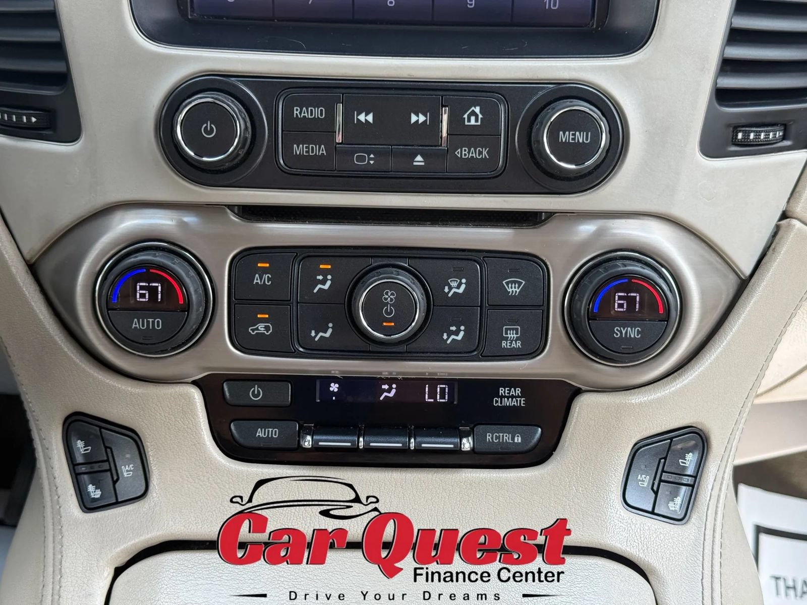 Used 2015 GMC Yukon Denali w/ Premium Package AWD/4WD image 32