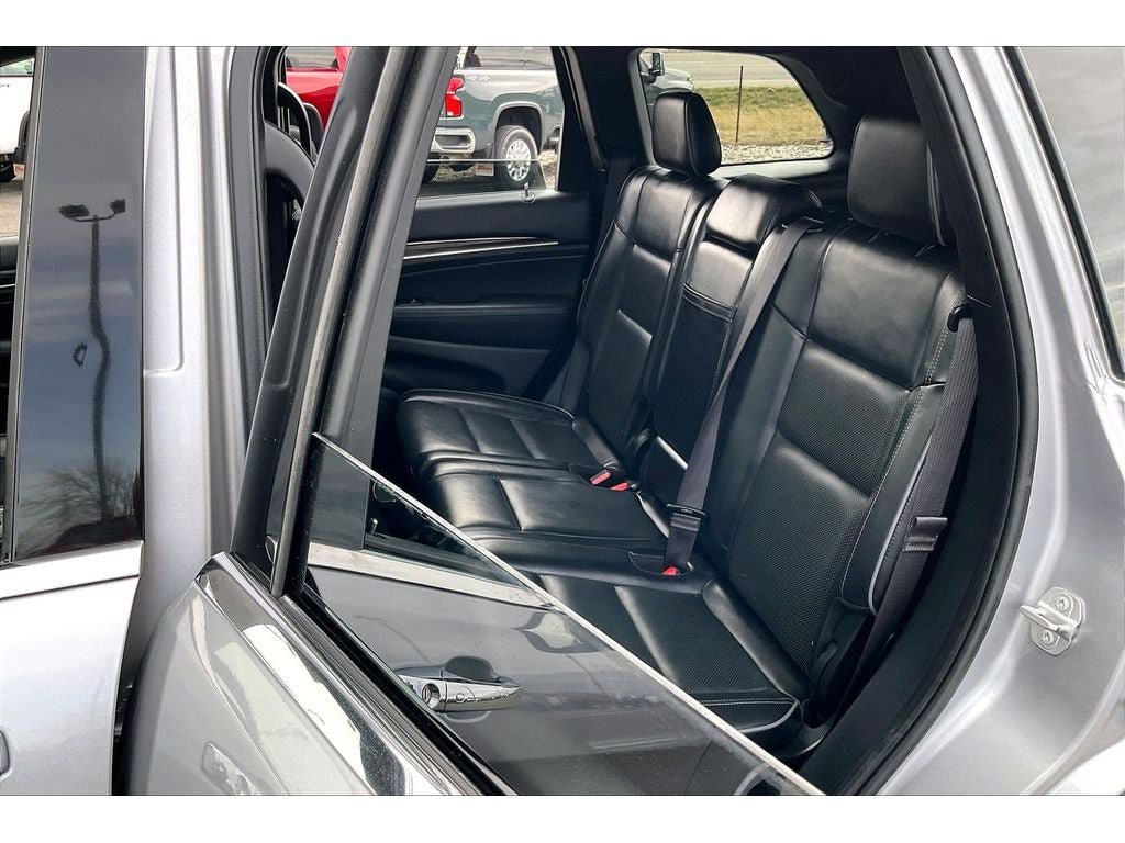 Used 2020 Jeep Grand Cherokee Overland AWD/4WD image 28