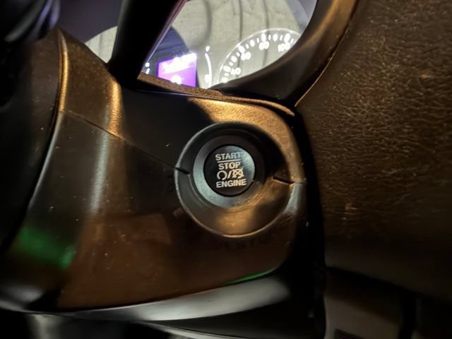 Used 2019 Jeep Renegade Latitude FWD image 36