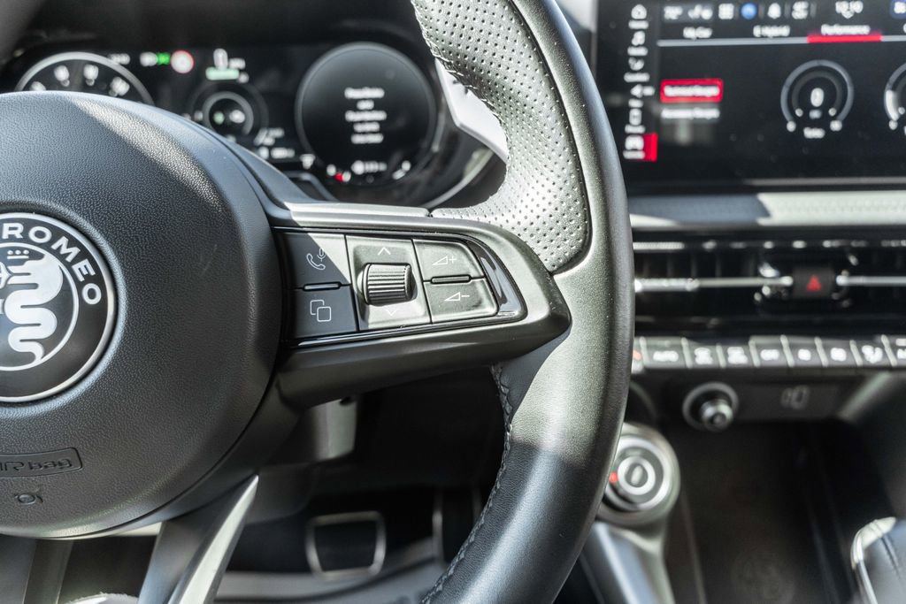 Used 2024 Alfa Romeo Tonale Veloce image 28