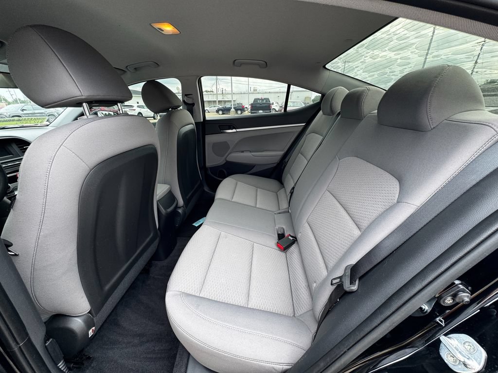 Used 2019 Hyundai Elantra SE FWD image 20