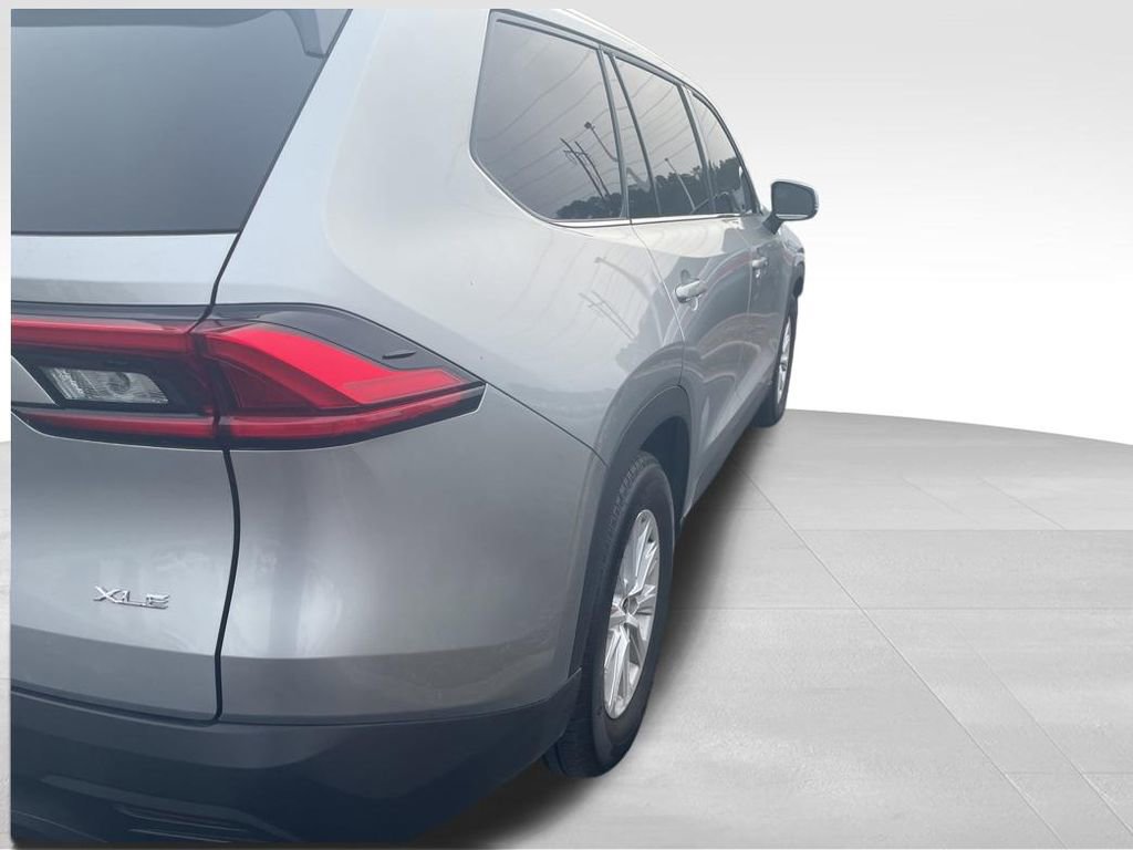 Used 2024 Toyota Grand Highlander XLE image 9