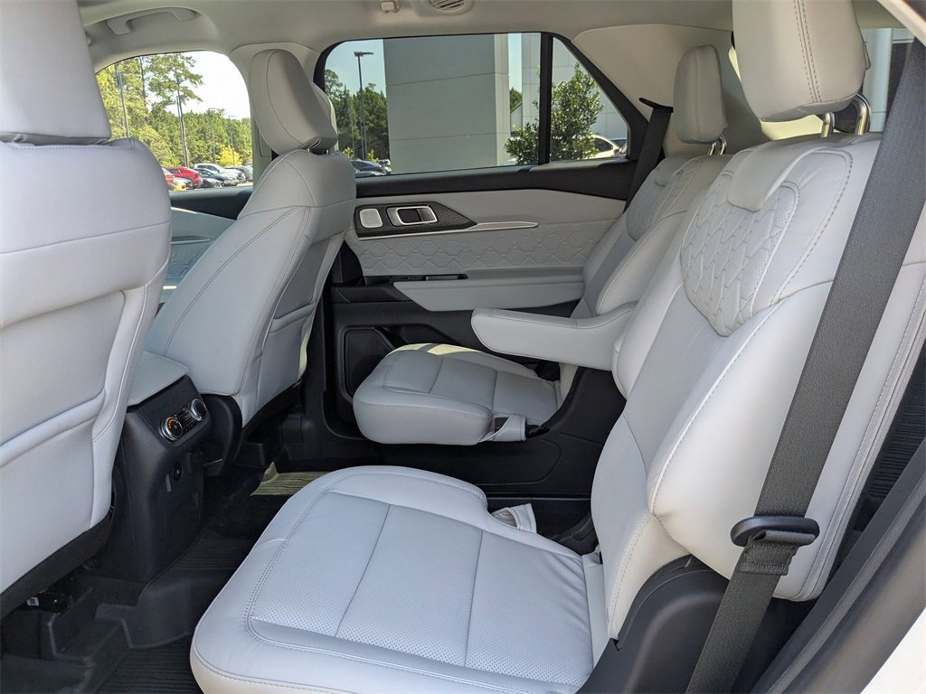 Used 2025 Ford Explorer Platinum w/ Ultimate Package image 11