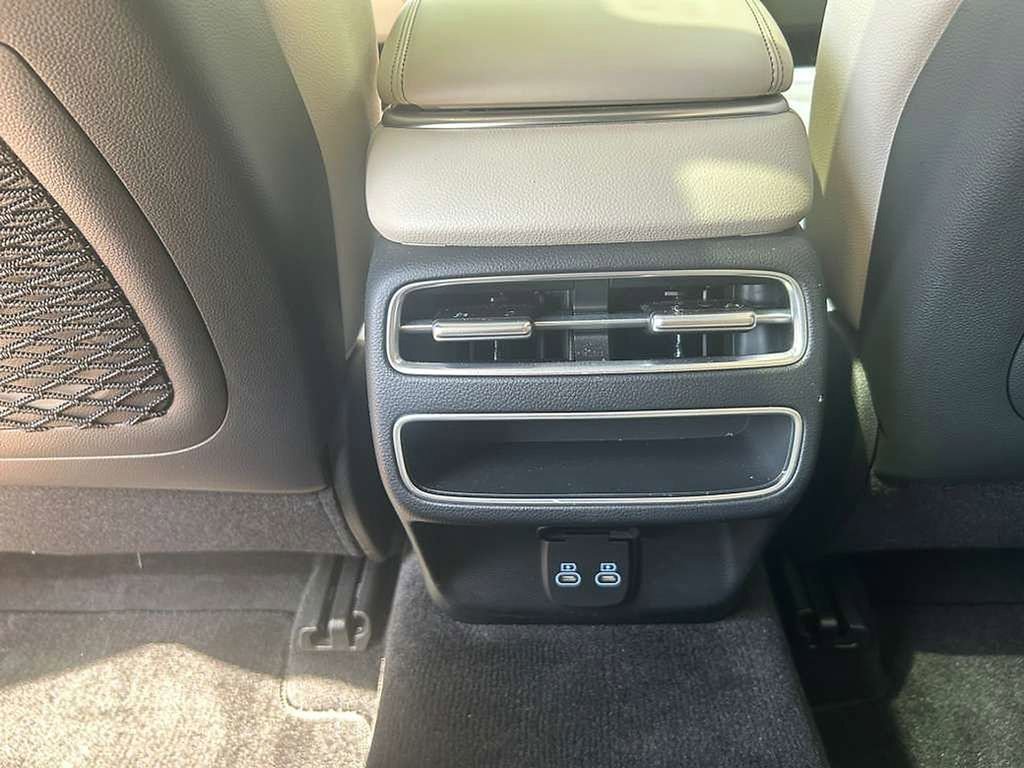 Certified 2026 Genesis GV70 2.5T Select AWD/4WD image 17