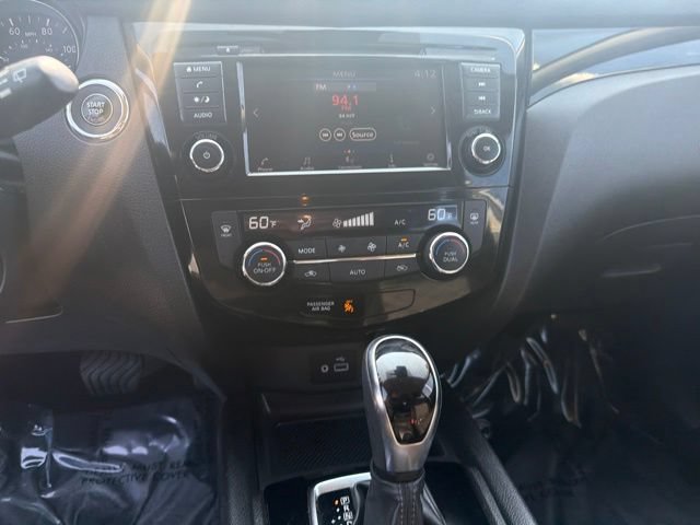 Used 2022 Nissan Rogue Sport SV AWD/4WD image 13