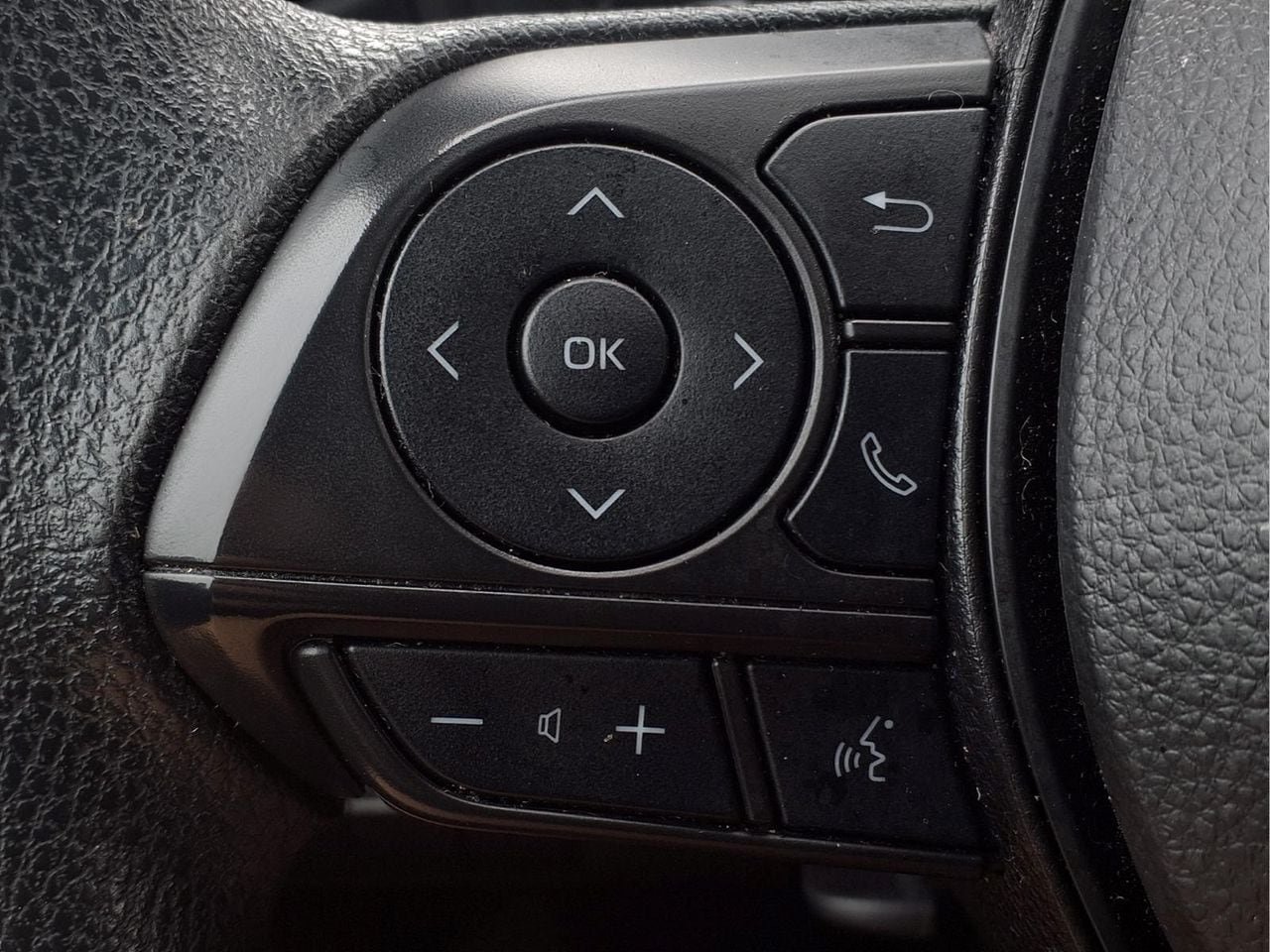 Used 2024 Toyota Corolla LE FWD image 23
