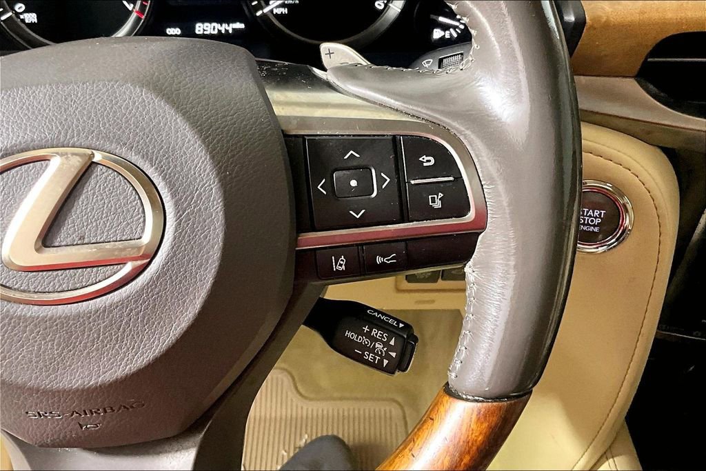 Used 2016 Lexus LX 570 4WD w/ Luxury Package image 15