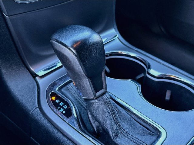 Used 2020 Jeep Grand Cherokee Laredo AWD/4WD image 16