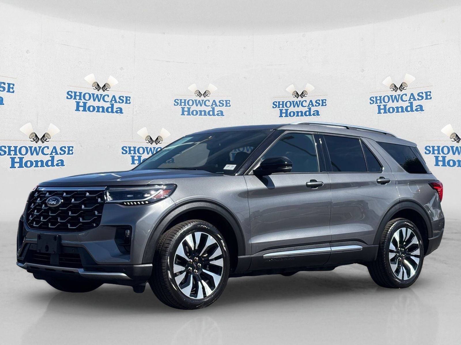 Used 2025 Ford Explorer Platinum w/ LUX Leather Package image 2