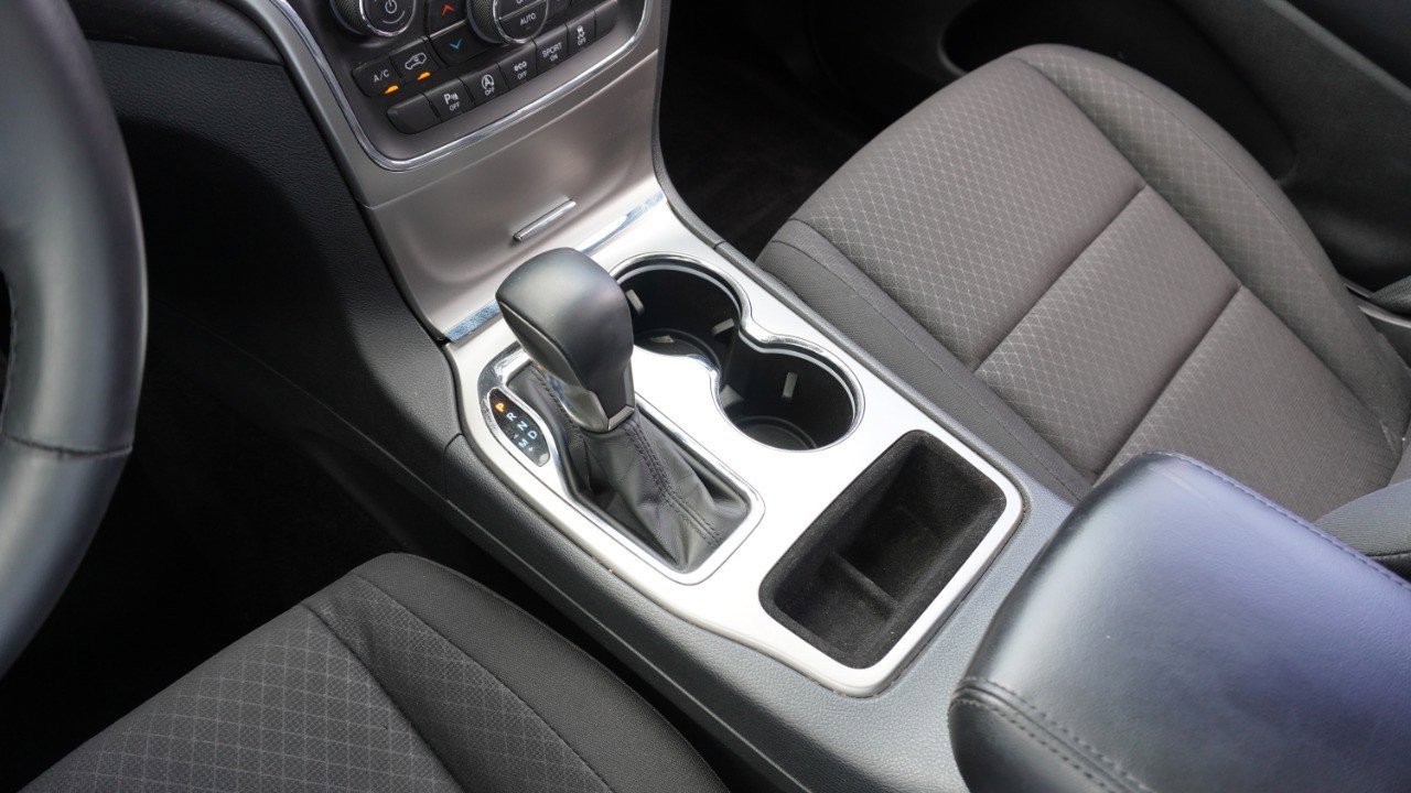 Used 2018 Jeep Grand Cherokee Laredo image 18