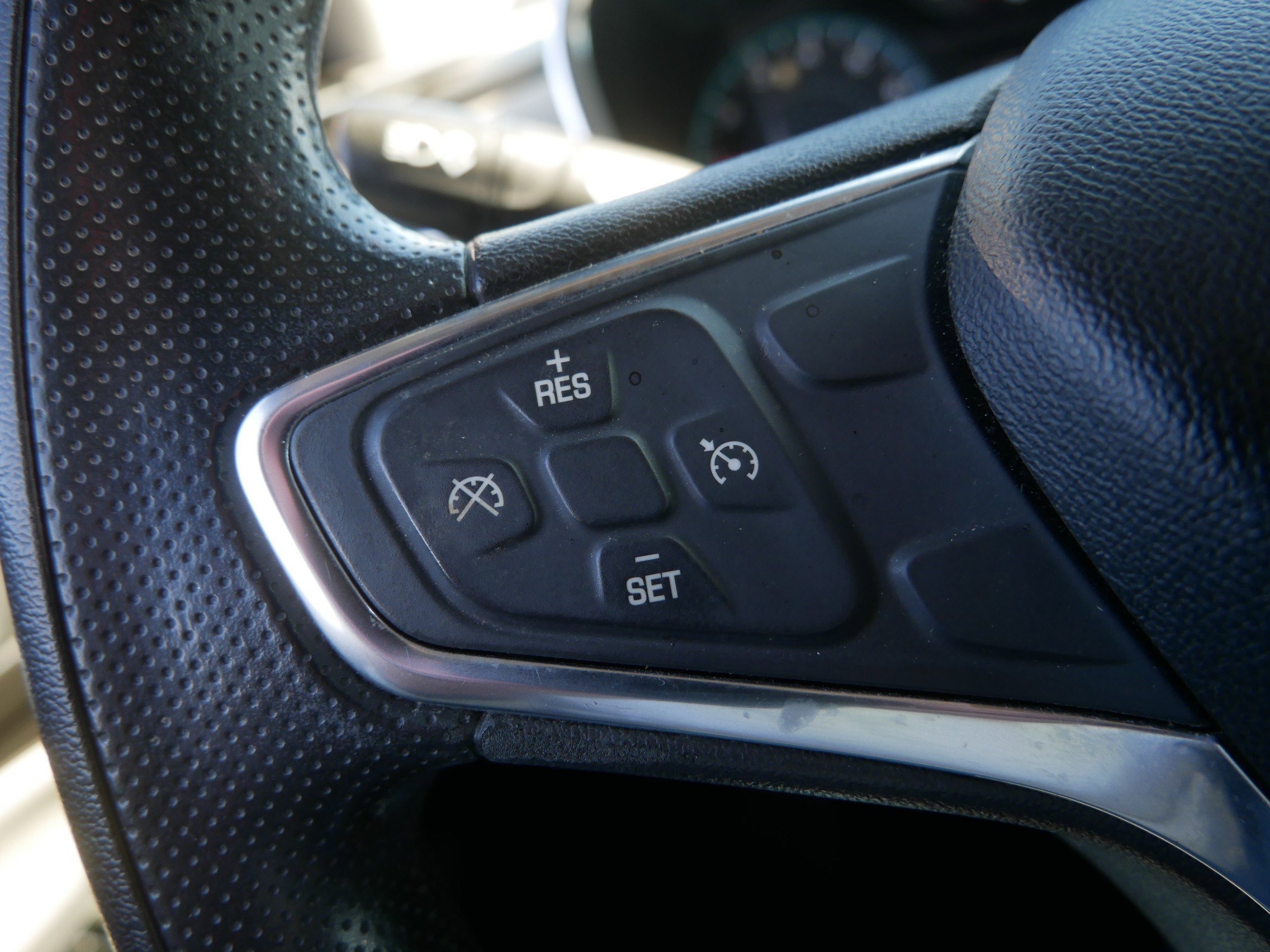 Used 2019 Chevrolet Equinox LS w/ LS Convenience Package image 24