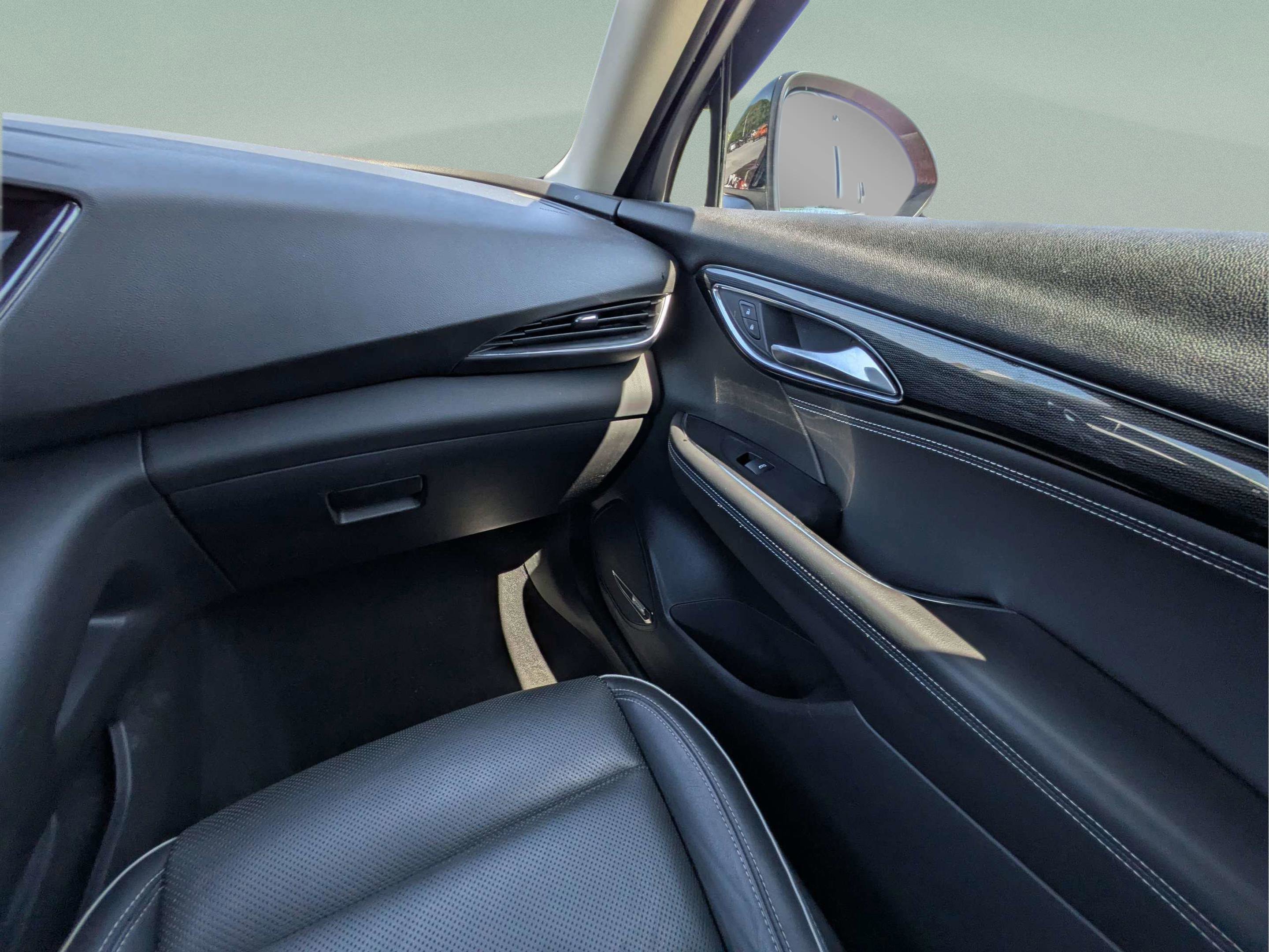 Used 2021 Buick Envision Essence w/ Technology Package I FWD image 18