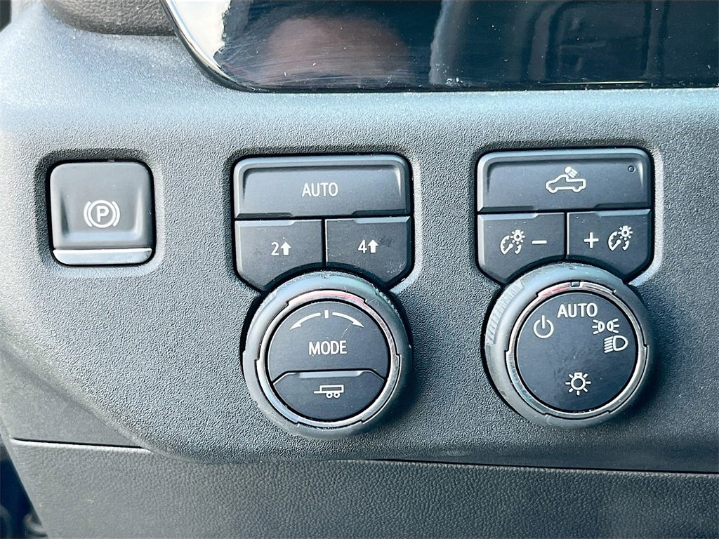 Used 2024 Chevrolet Silverado 1500 LT image 10