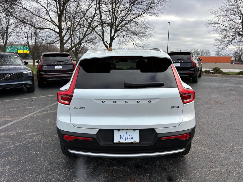 Used 2025 Volvo XC40 B5 Core w/ Protection Package Premier image 6