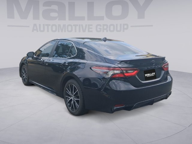 Used 2023 Toyota Camry SE FWD image 3