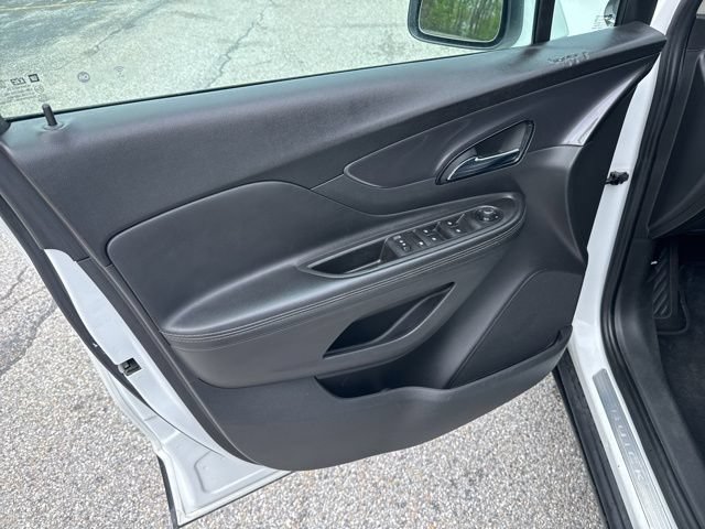 Used 2022 Buick Encore Preferred w/ Safety Package AWD/4WD image 46