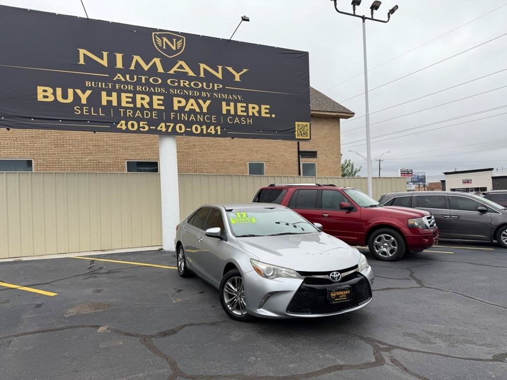 Used 2017 Toyota Camry SE FWD image 1