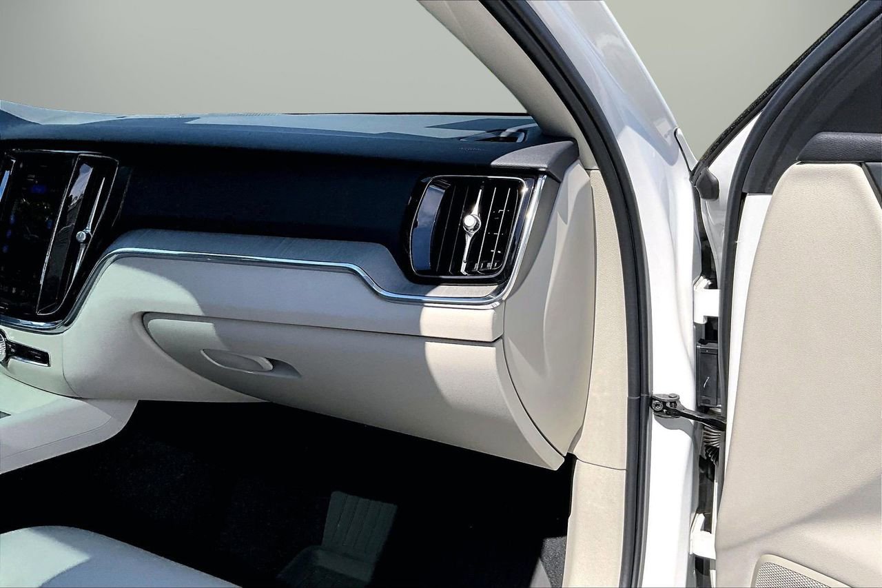 Used 2024 Volvo S60 B5 Plus w/ Climate Package image 21