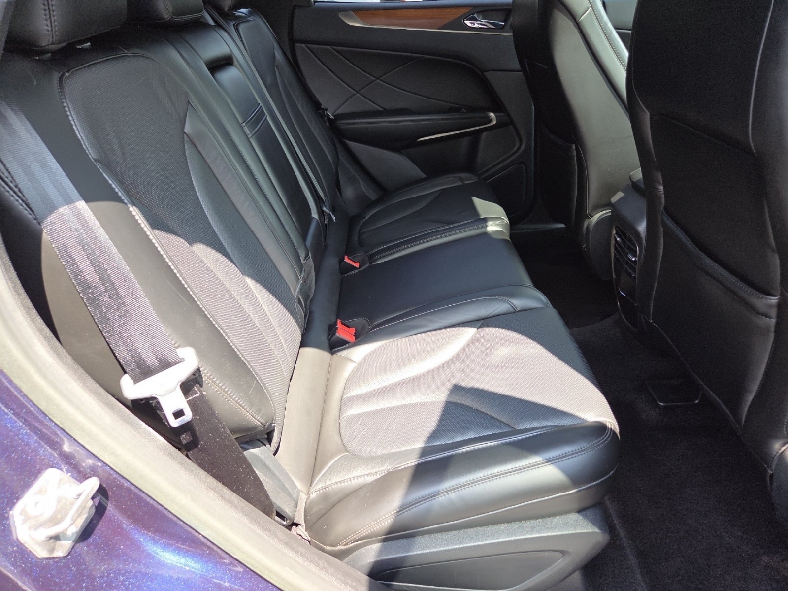 Used 2017 Lincoln MKC Reserve FWD image 30