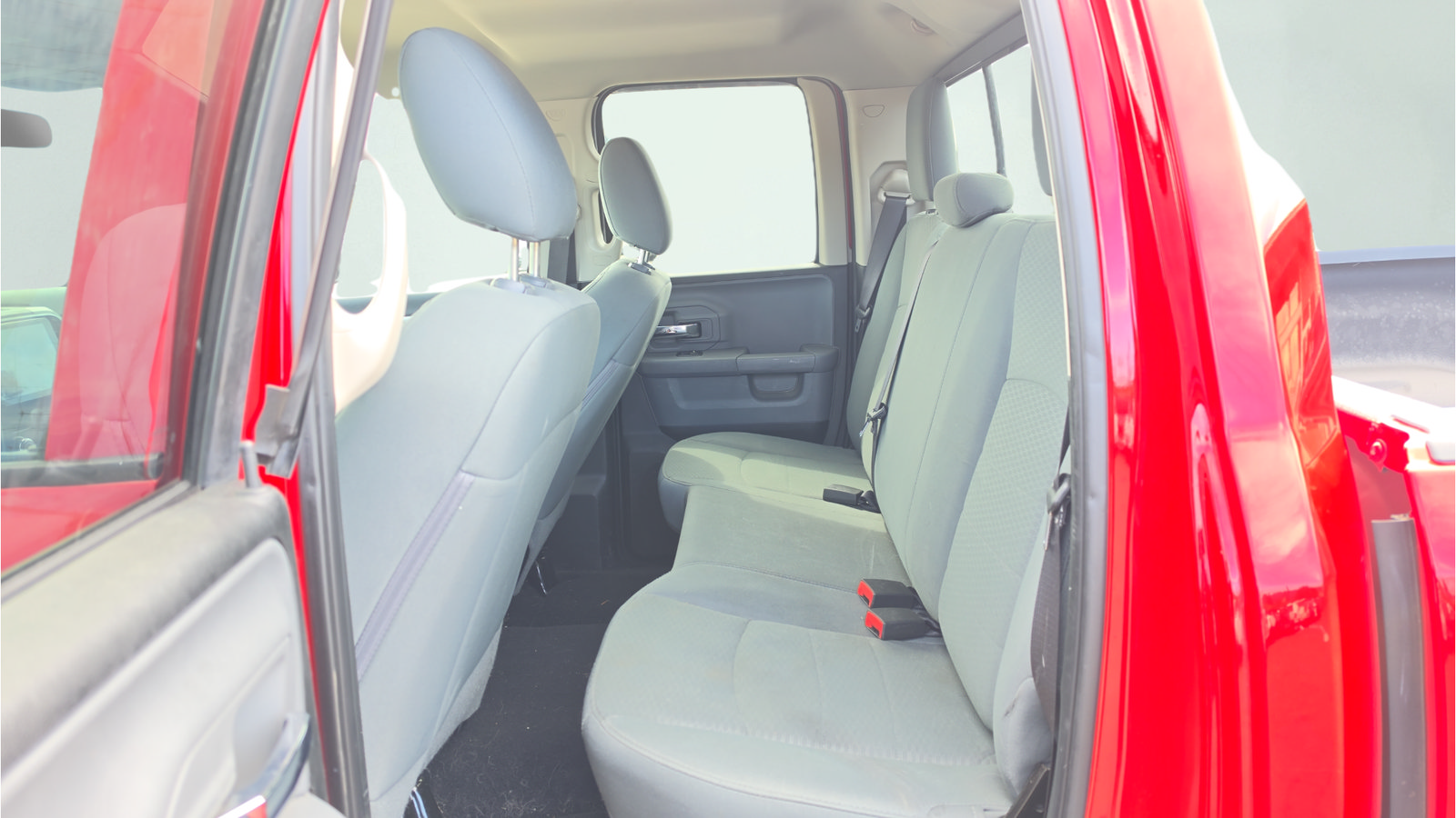 Used 2018 RAM 1500 Classic SLT AWD/4WD image 19