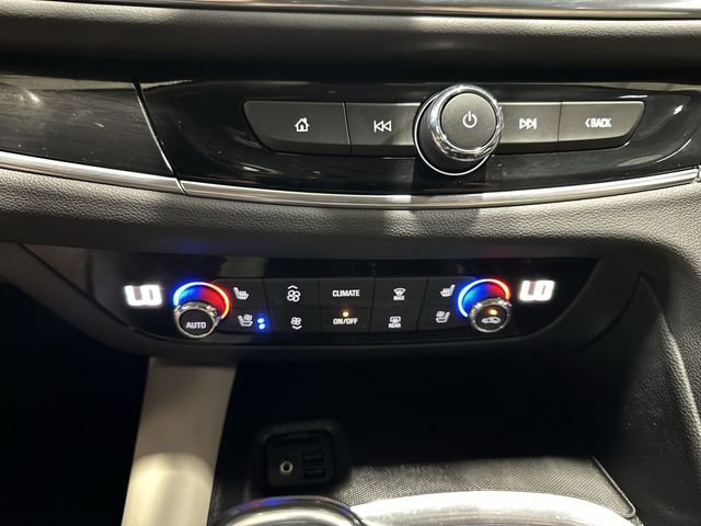 Used 2020 Buick Enclave Premium AWD/4WD image 20
