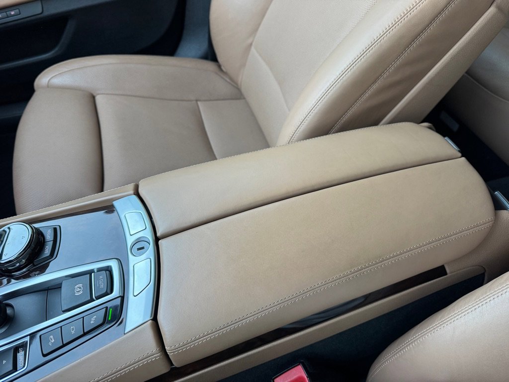 Used 2015 BMW 750Li xDrive image 23