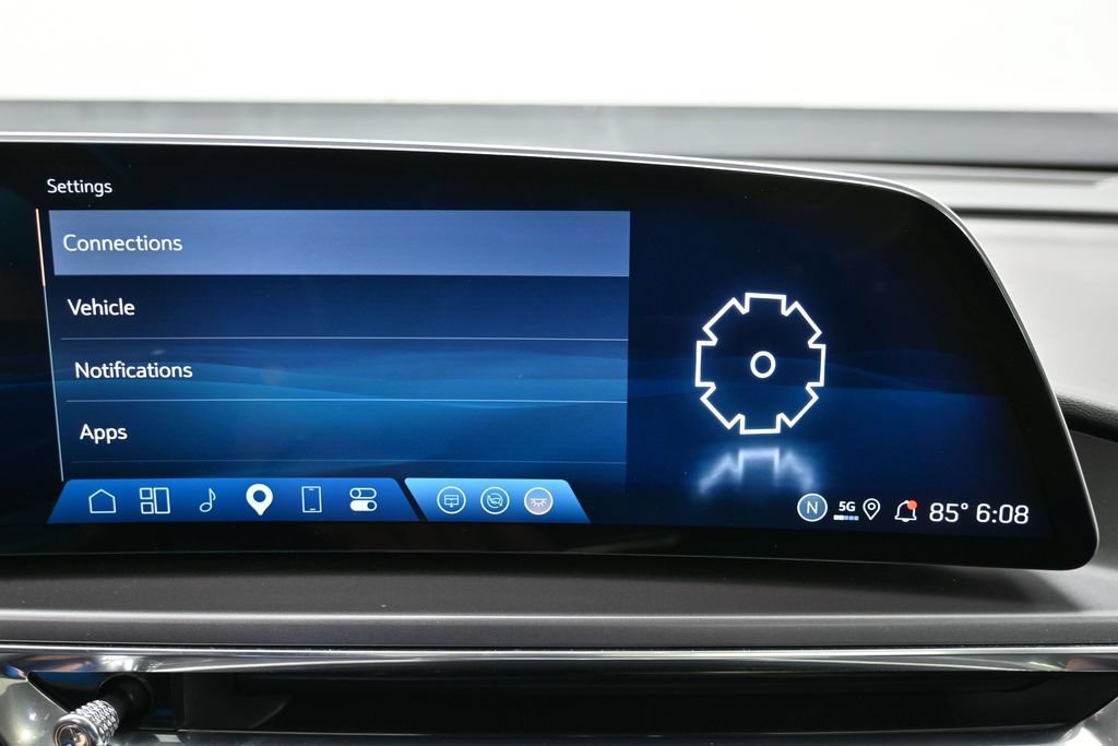 Used 2024 Cadillac Lyriq Tech RWD image 28