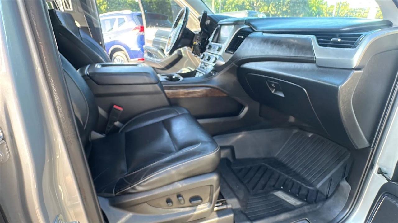 Used 2020 Chevrolet Suburban LT AWD/4WD image 33