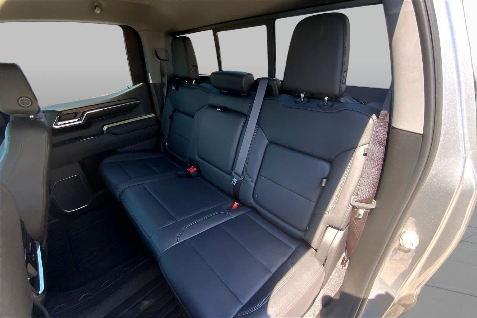 Used 2024 GMC Sierra 1500 SLT AWD/4WD image 21