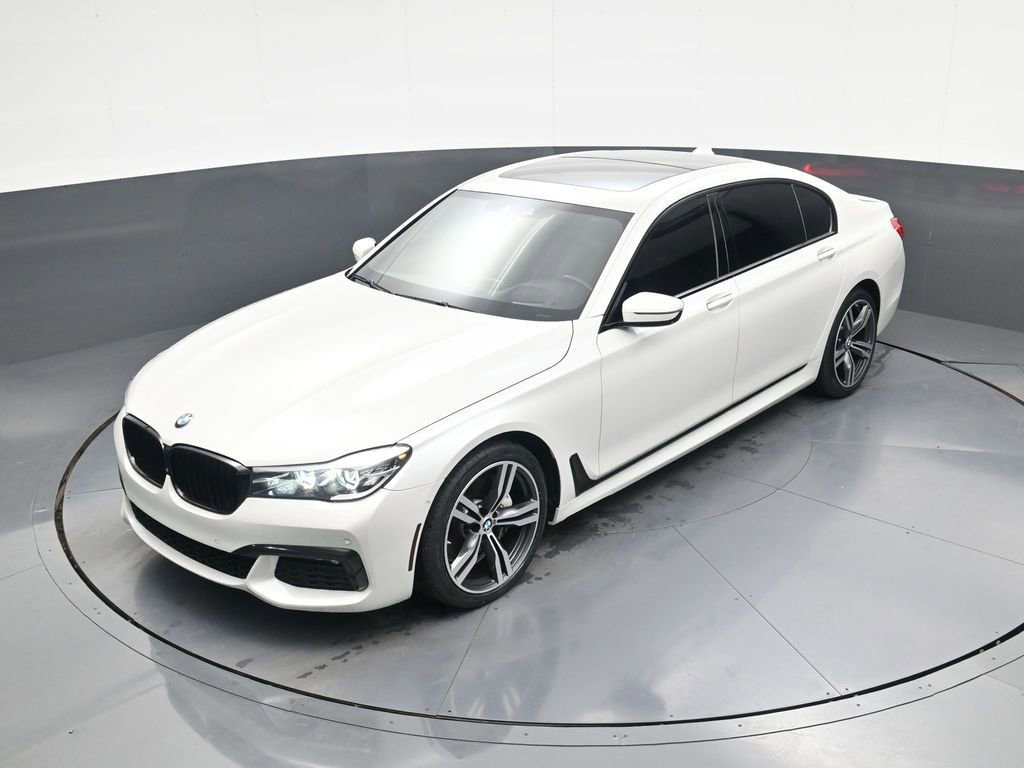 Used 2019 BMW 740i w/ Executive Package RWD image 26