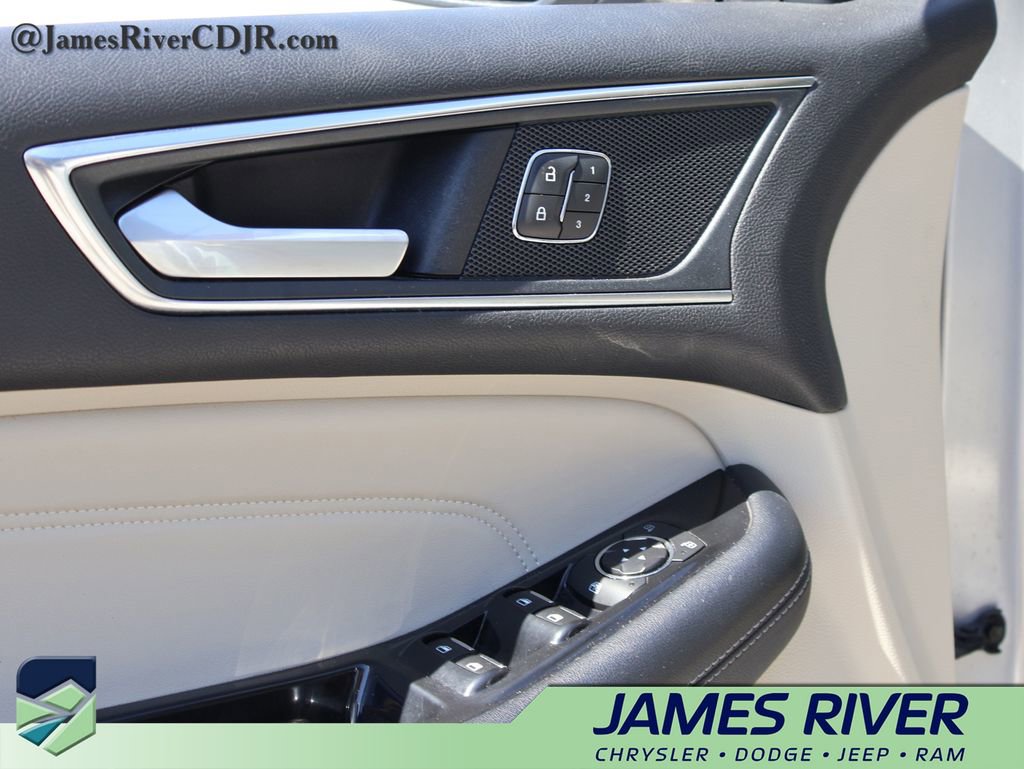 Used 2018 Ford Edge Titanium w/ Technology Package AWD/4WD image 22