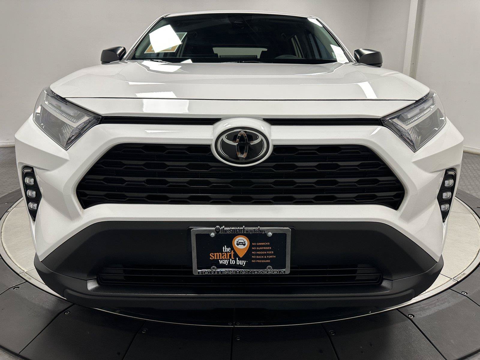 Used 2023 Toyota RAV4 LE AWD/4WD image 5