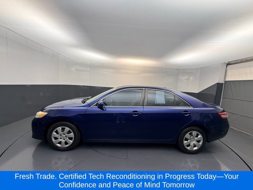 Used 2011 Toyota Camry image 2
