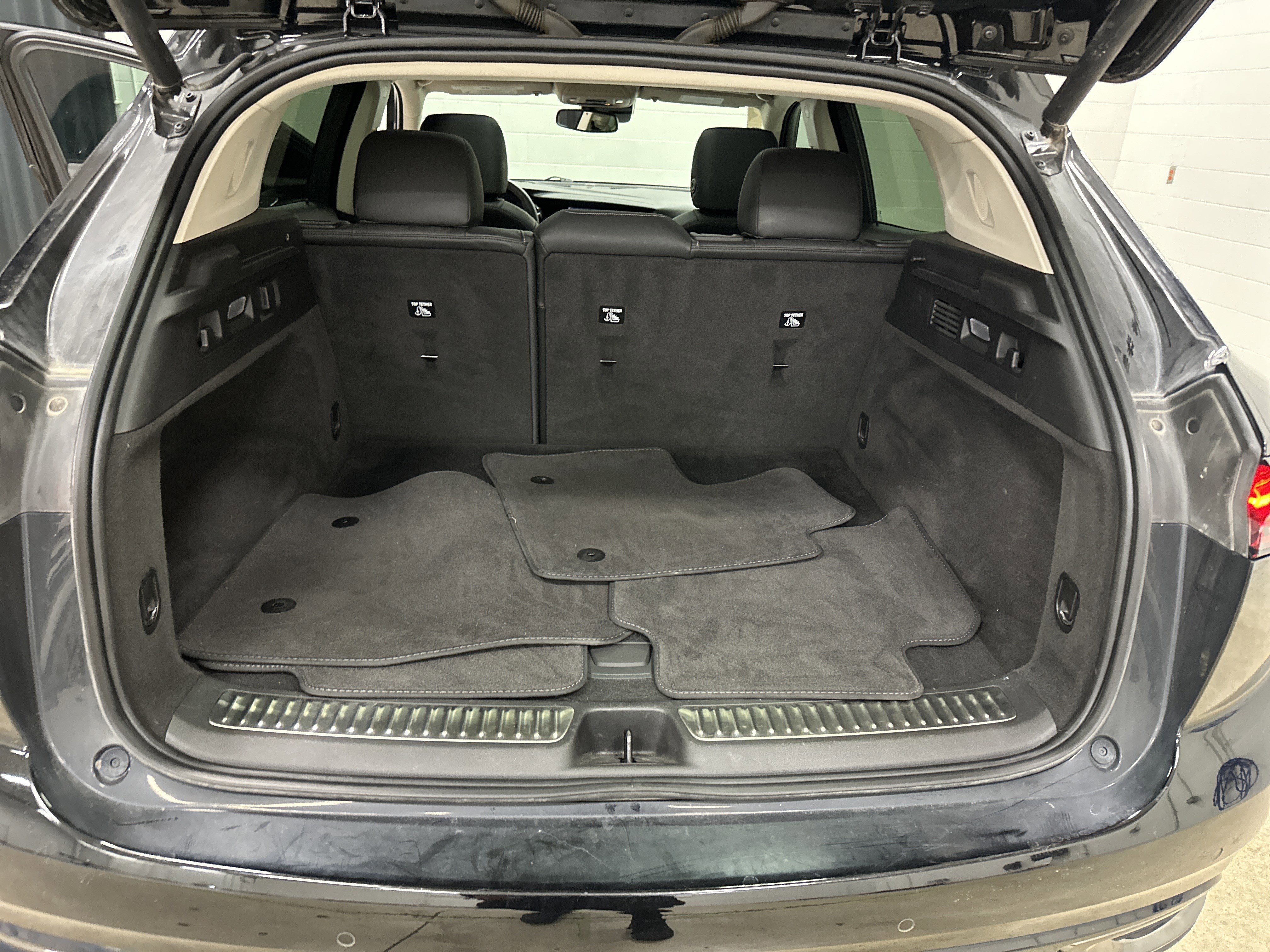 Used 2021 Buick Envision Essence w/ Technology Package I image 32