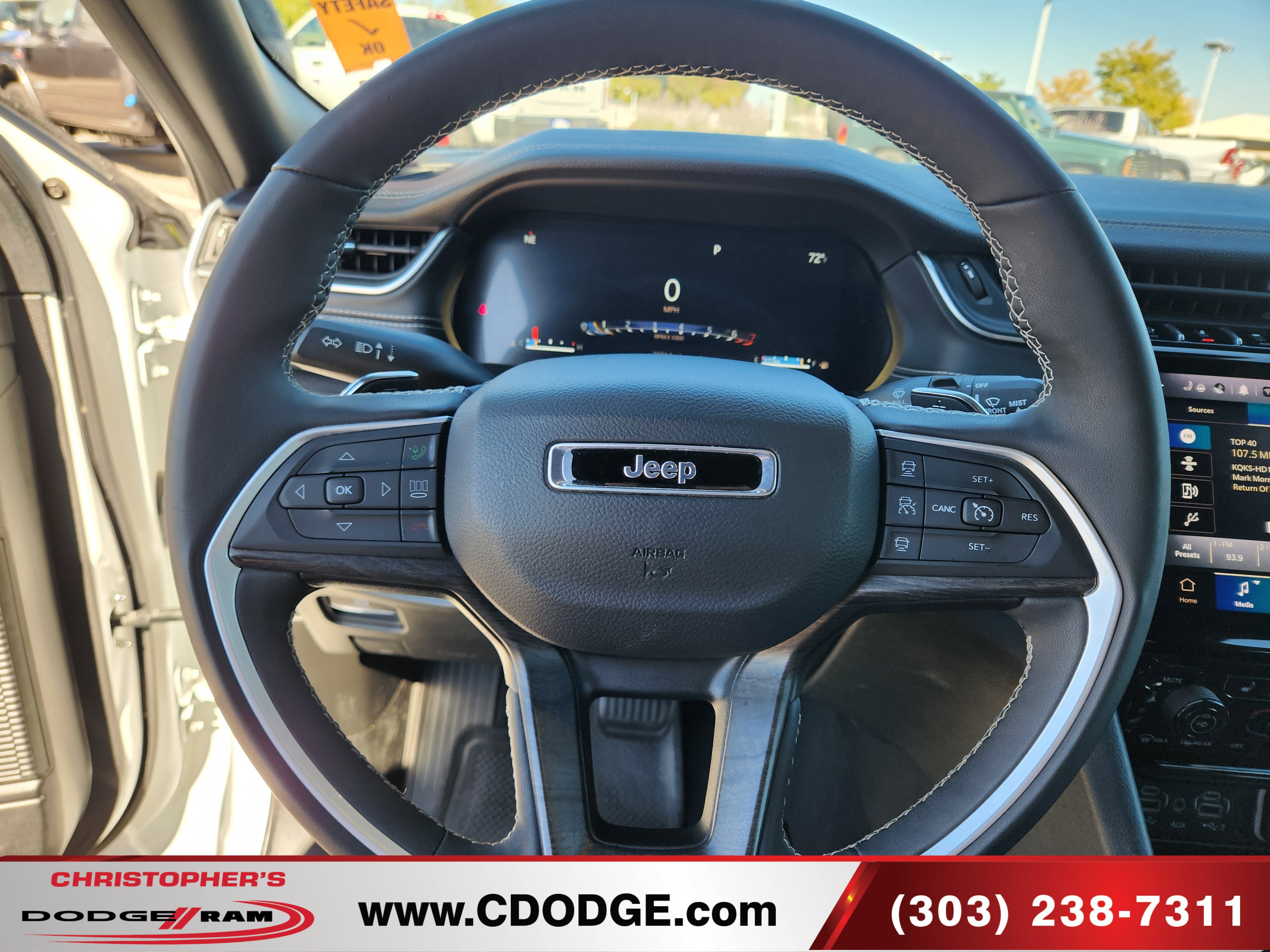 Used 2024 Jeep Grand Cherokee Limited image 12