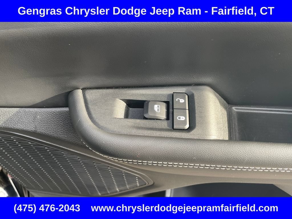 Used 2023 Jeep Grand Cherokee Limited w/ Luxury Tech Group II AWD/4WD image 22