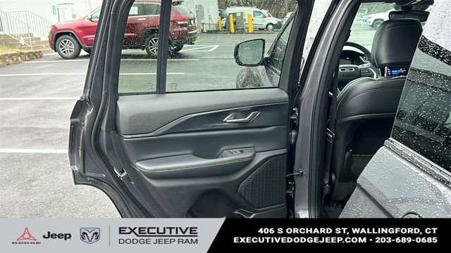 Used 2024 Jeep Grand Cherokee Altitude image 22