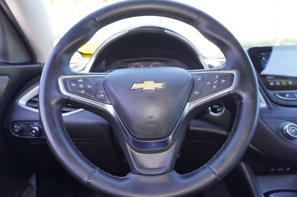 Used 2025 Chevrolet Malibu RS FWD image 21