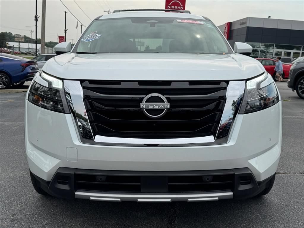 Certified 2025 Nissan Pathfinder Platinum w/ Cargo Package FWD image 8